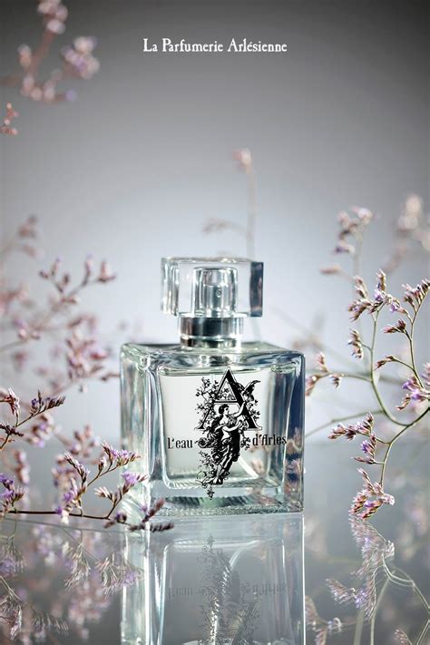 vendeur parfum chanel arles